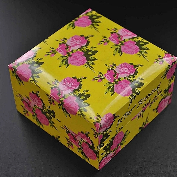 New Vintage! BETSEY JOHNSON Key To My Heart Collection Pin Brooch Set. - Picture 10 of 11